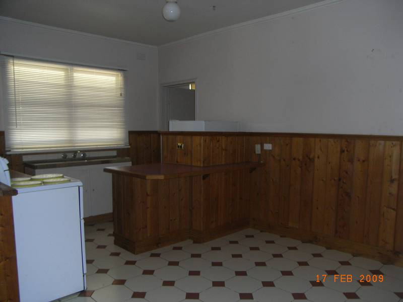 Only 5 minutes from Camperdown Picture 3