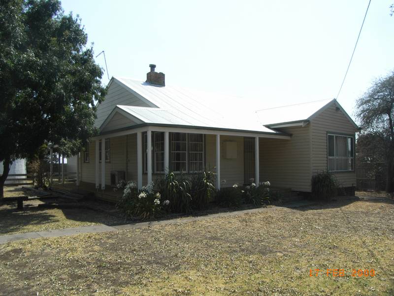 Only 5 minutes from Camperdown Picture 1