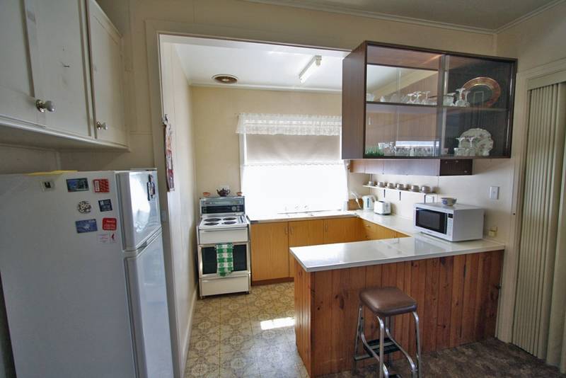 POPULAR CENTRAL LOCATION Picture 3