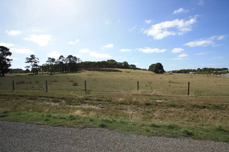 4.5 acres of Stunning Cobden Land Picture 1