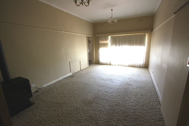 Central Location! Picture 3