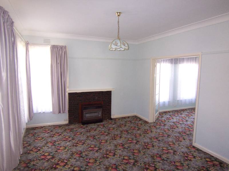 IDEAL FIRST HOME! Picture 3