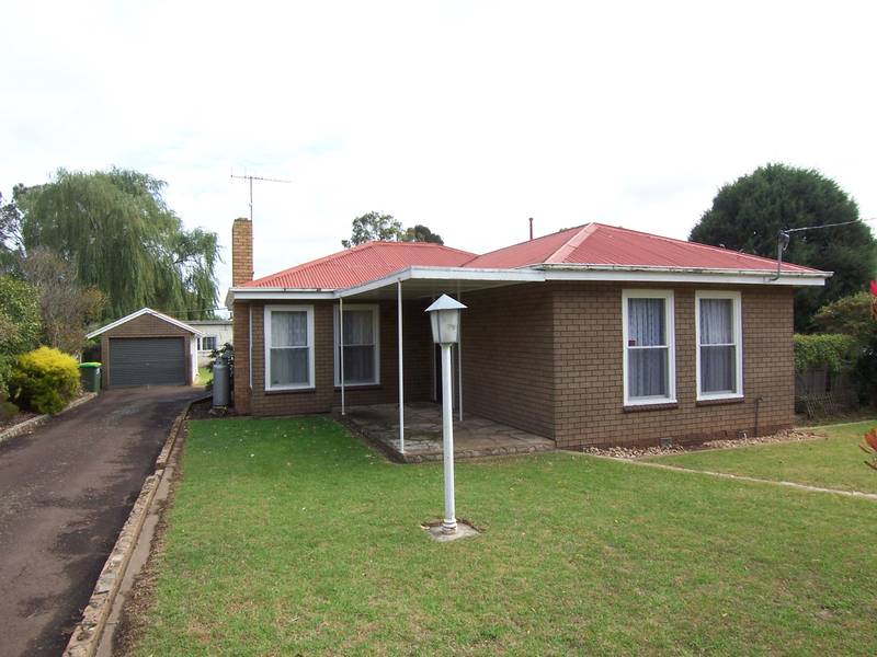 IDEAL FIRST HOME! Picture 2