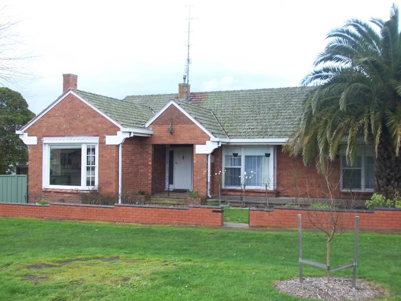 Enduring Appeal - Enviable Style! Picture 3