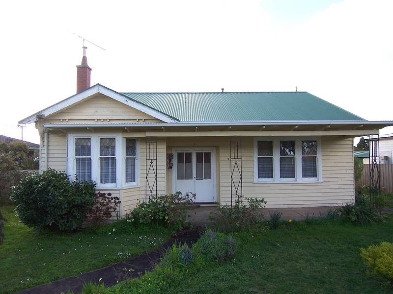 Location, Convenience & Charm. Picture 1