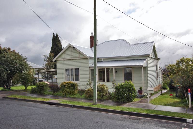 Little Cottage - Attention First Home Buyers & Investors Picture 2