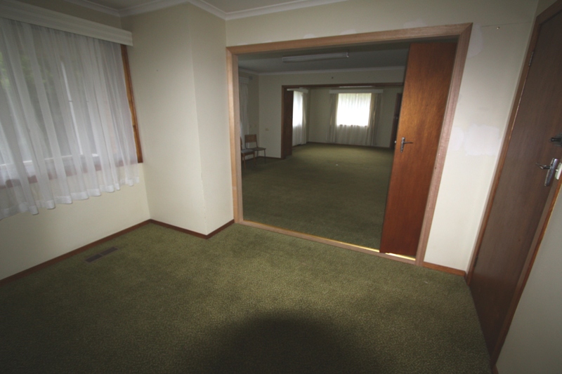 ROOM FOR THE FAMILY! AND MORE! Picture 3