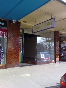 FOR LEASE $825 PER MONTH +
OUTGOINGS Picture