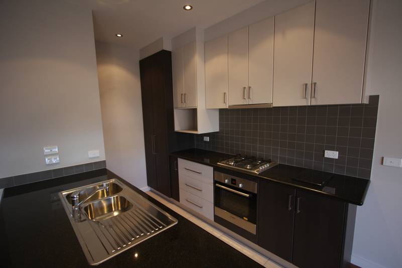 3 Bedroom townhouse Picture 3