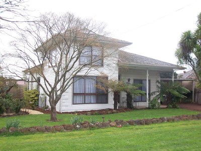 End the Space Race! -
4 bedroom family home Picture End the Space Race! -
4 bedroom family home Picture