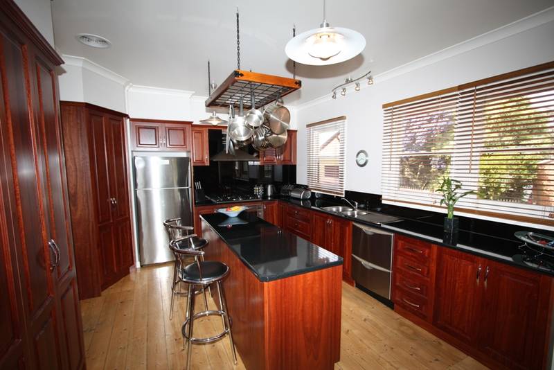 Stylish living at it's finest Picture 2