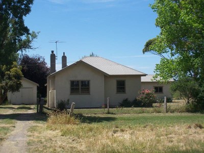 A Rare Gem - 3 Bedroom Home on 7 acres Picture A Rare Gem - 3 Bedroom Home on 7 acres Picture