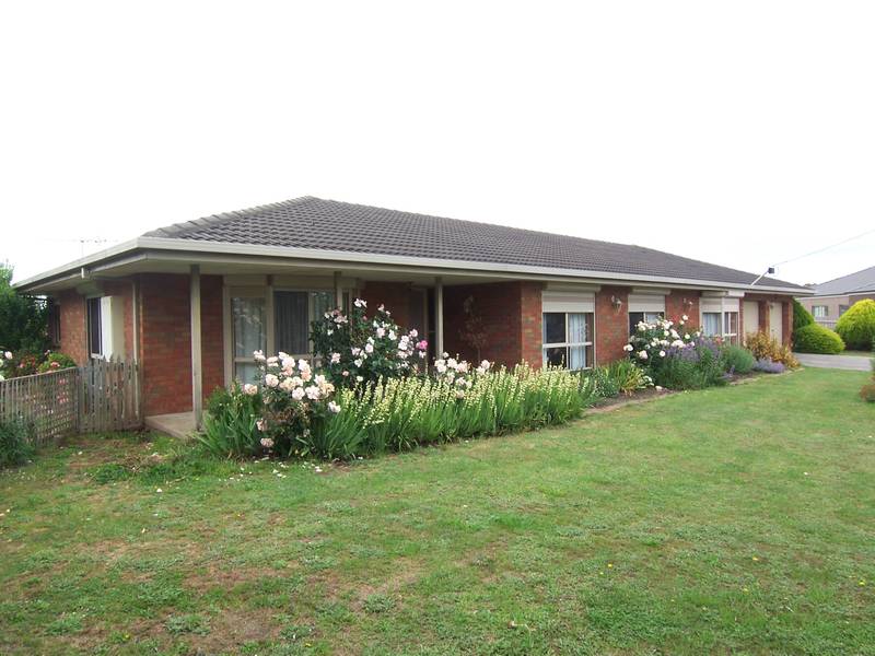 Superb 3 Bedroom Family Home. Picture 1