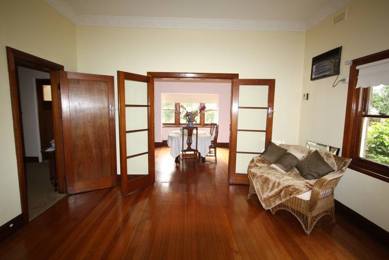 A RARE FIND - ON 14 ACRES Picture 3