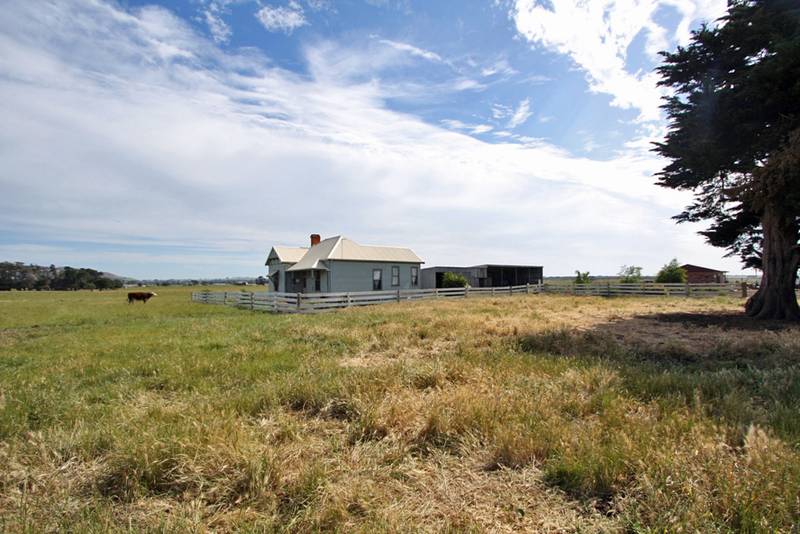 8 Acre Farmlet With 3 BR Cottage Picture 1