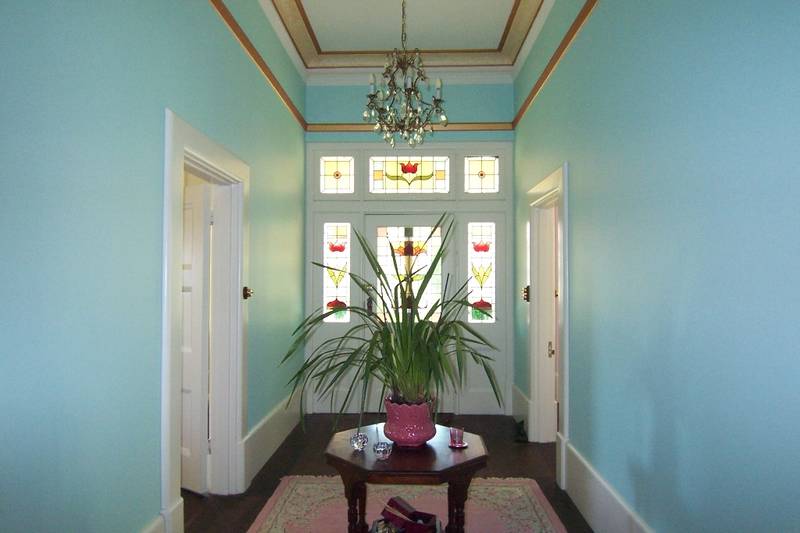 Late Victorian Italianate Home - Elevated 8000m2 Allotment Picture 2