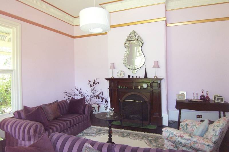 Late Victorian Italianate Home - Elevated 8000m2 Allotment Picture 3