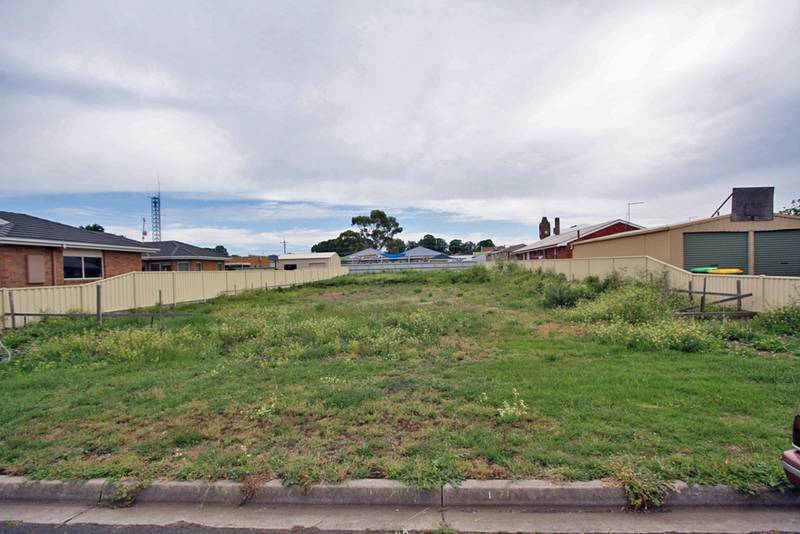 Rare Central 1/4 Acre Allotment Picture 1