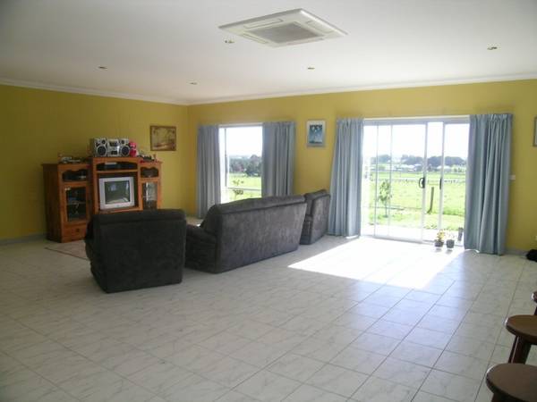 Country Living with Panoramic Views Picture 3