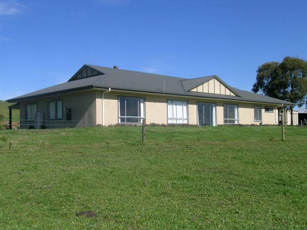 Country Living with Panoramic Views Picture 1