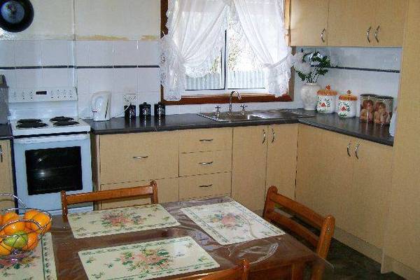 Immaculate 3 Bedroom Home Picture 3