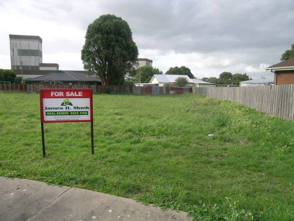 IT'S A BARGAIN Picture 3