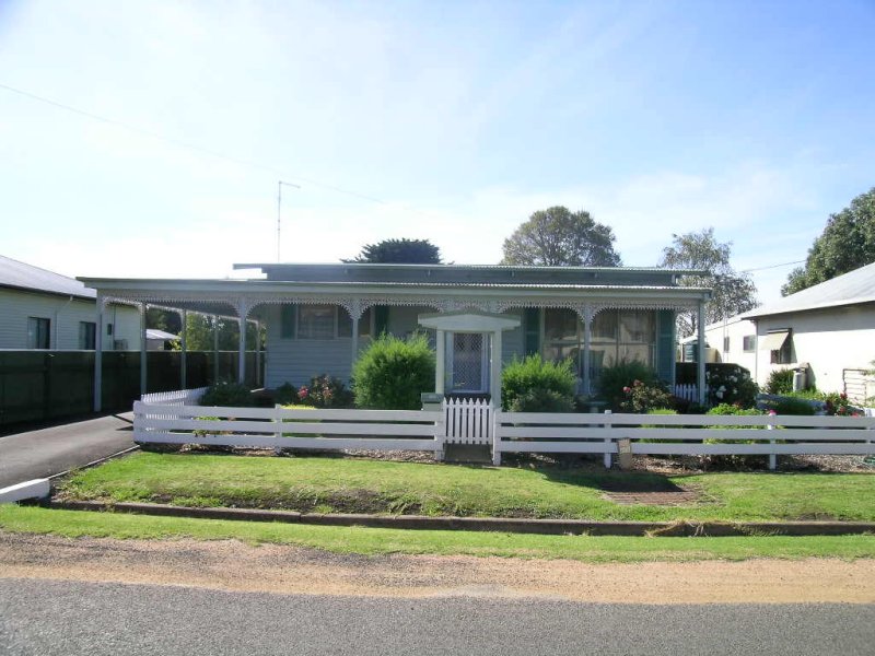 Pristine 2 Bedroom Weatherboard Picture 1
