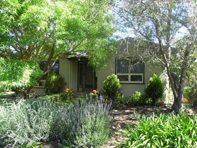 The Gardens Are Superb - The Presentation The Same - Entertaining Simplistic Picture The Gardens Are Superb - The Presentation The Same - Entertaining Simplistic Picture