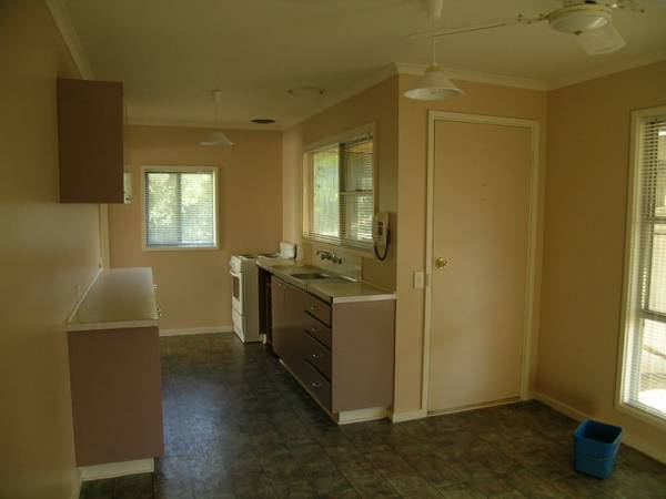 Immaculate 3 Bedroom Family Home Picture 3