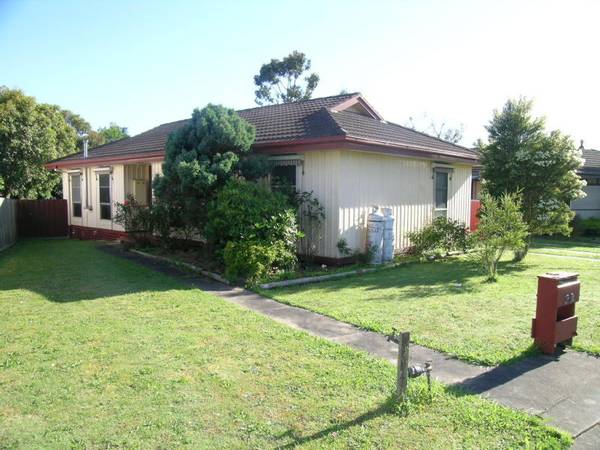 Immaculate 3 Bedroom Family Home Picture 2