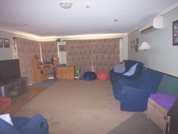 As Scarse As Hens Teeth - A 10 Acre Farmlet Picture 3