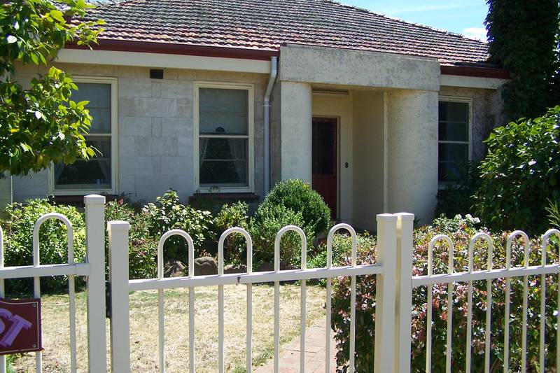 1930s Art Deco Delight Picture 2