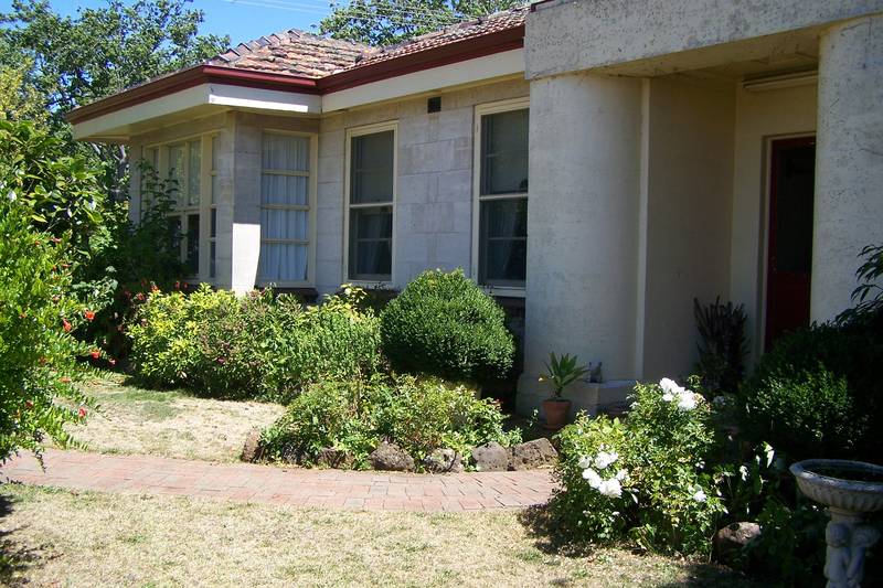 1930s Art Deco Delight Picture 1