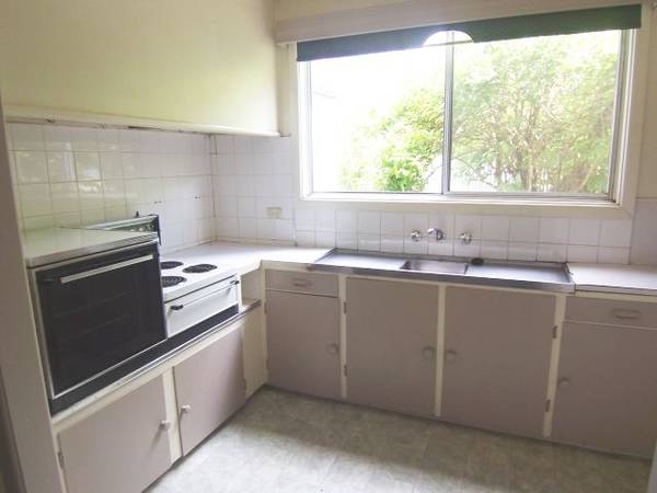 The Cutest Little Cottage In Town! Picture 3