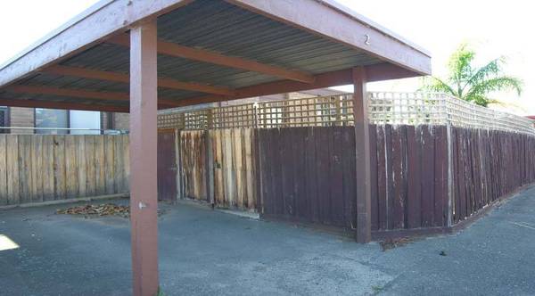 SUPERBLY LOCATED UNIT WITH LONG TERM TENANT Picture 3