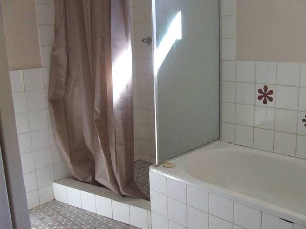 Ground Floor Flat Picture 3