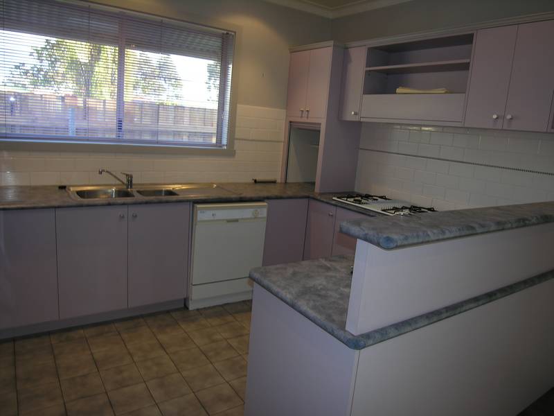 Spacious Home in Central Location Picture 2