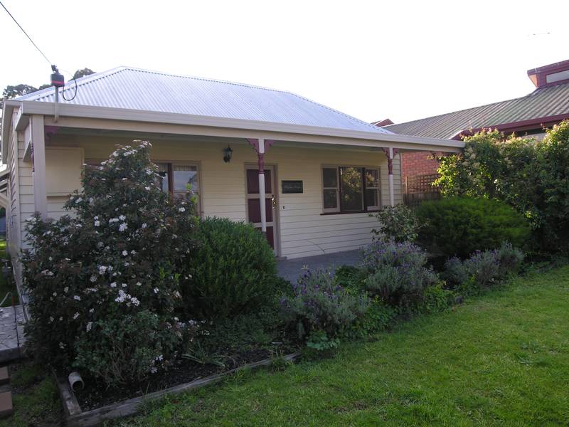 Spacious Home in Central Location Picture 1