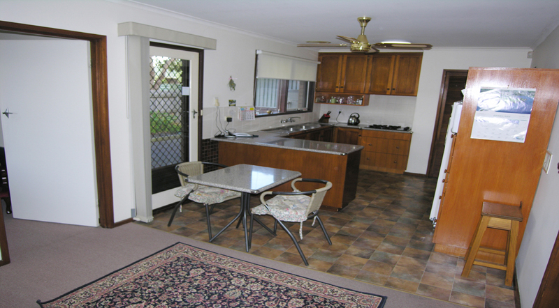 SPACIOUS TOWNHOUSE IN A GREAT LOCATION Picture 2