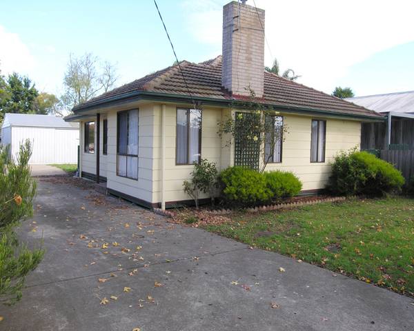 A GREAT FIRST HOME WITH A BIG SHED Picture 1