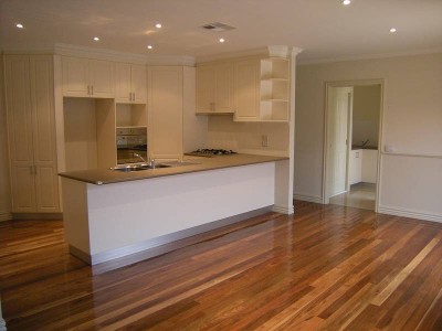 3 Bedroom Executive Unit in Centre of Town! Picture 3 Bedroom Executive Unit in Centre of Town! Picture