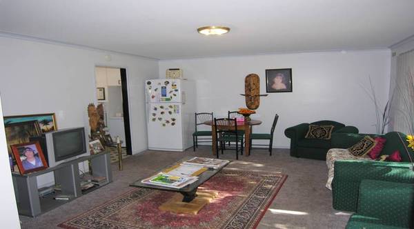 LIVE IN OR RENT OUT Picture 3