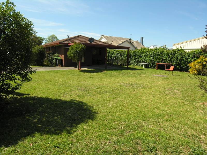 Quite block of 2 Units! Picture 1