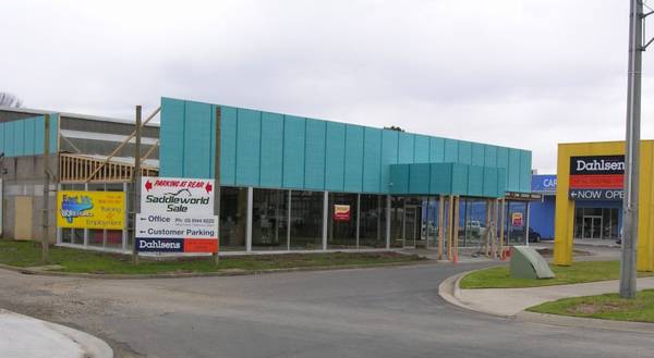 BUILDING WITH A BRAND NEW LOOK Picture 1