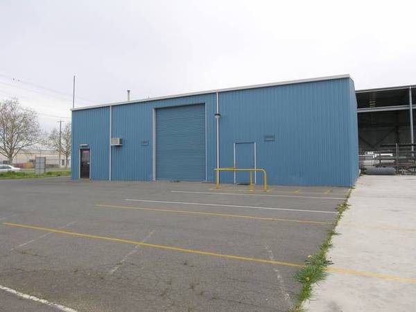 WORKSHOP & OFFICE BUILDINGS Picture 1