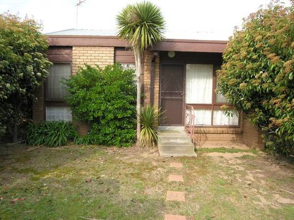 CLOSE IN 2 B/R VILLA UNIT Picture 1