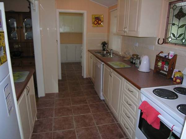 FOUR BEDROOMS PLUS STUDY UNDER $200,000 - I'DE LIKE TO SEE THAT!!!! Picture