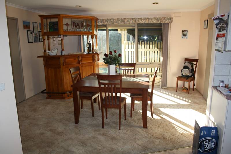 Quality 4 bedroom home in sought after location Picture 2