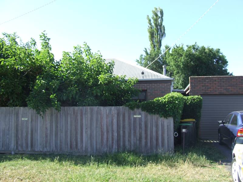 2 Bedroom home in Fantastic Location! Picture 1