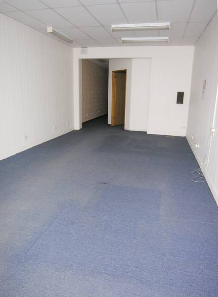 CBD LOCATED OFFICE/SHOP Picture 3